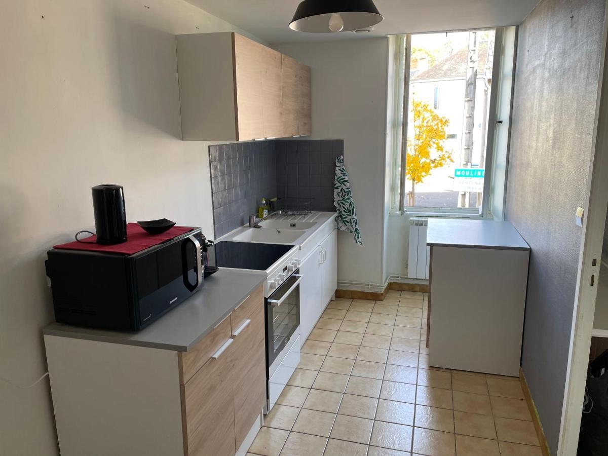 Charmant T2 Au 1Er Dans Residence Avec Parc Arbore Saint-Pierre-le-Moutier Exterior photo