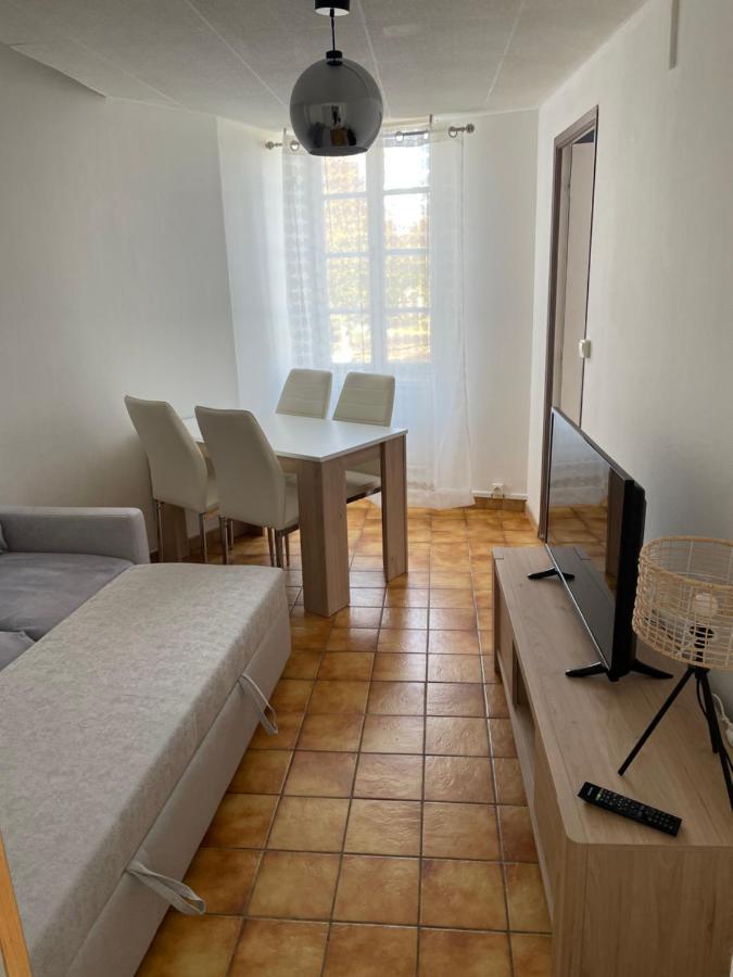 Charmant T2 Au 1Er Dans Residence Avec Parc Arbore Saint-Pierre-le-Moutier Exterior photo